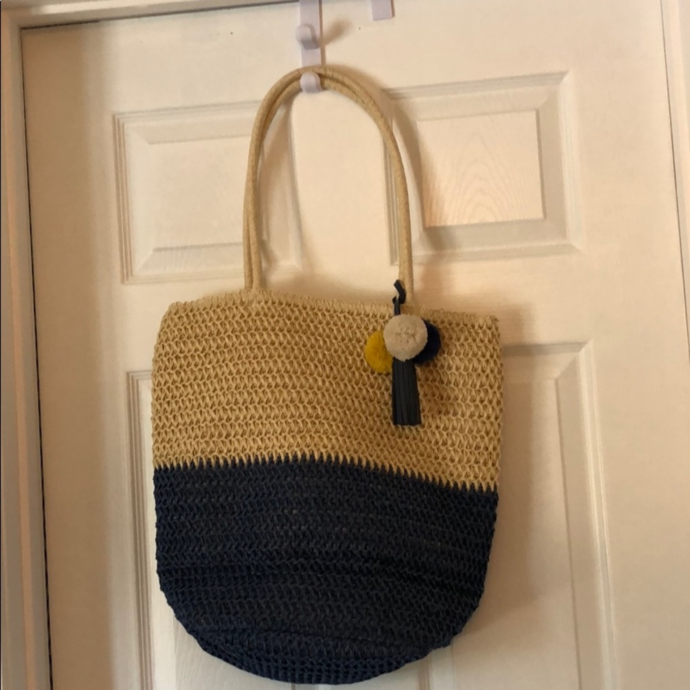 Nwt Navy and natural straw tote bag.